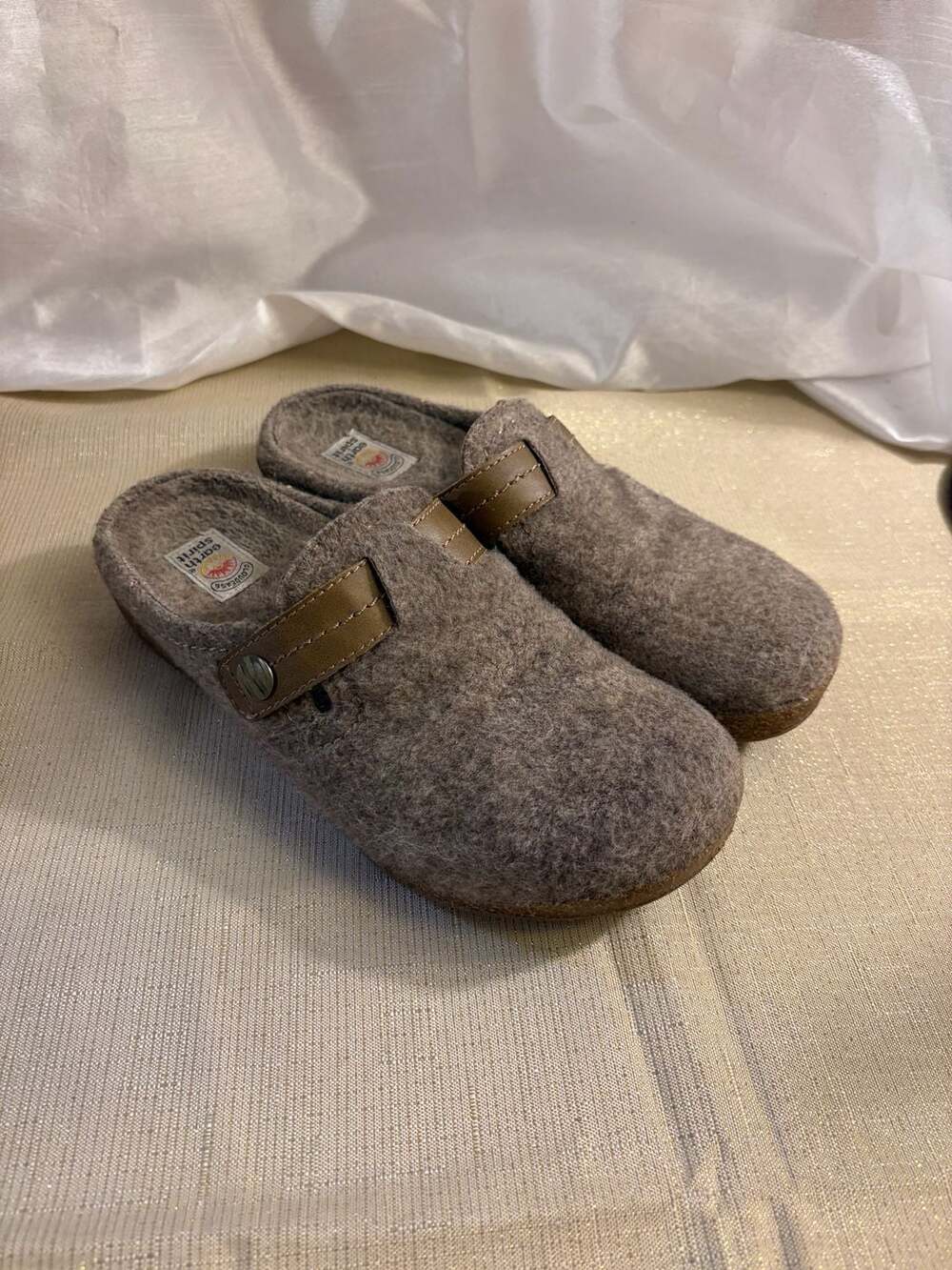 Earth Spirit Cloudease Brown Felt Slip On Clog Shoes